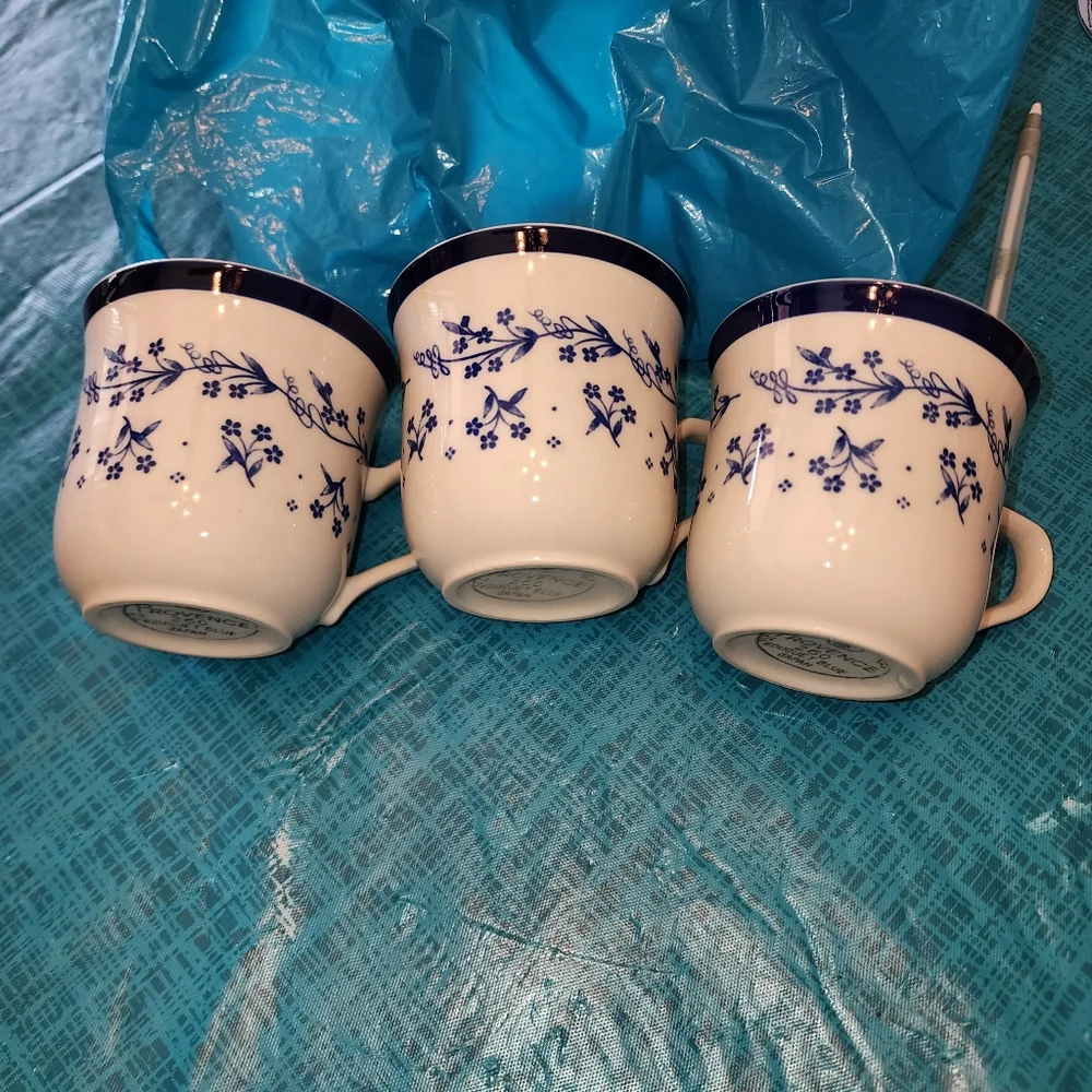 PROVENCE 3 Mugs, Creamer 260 Boquet Blue mugs 3.5